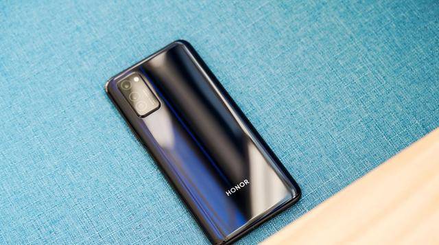 原创荣耀30和荣耀v30哪个好怎么选择换个角度看本质这下全明白了