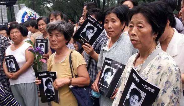 盛强|36岁亲嫂子嫁小叔,56岁再守寡,72岁求安乐死,赵丽蓉的悲情人生