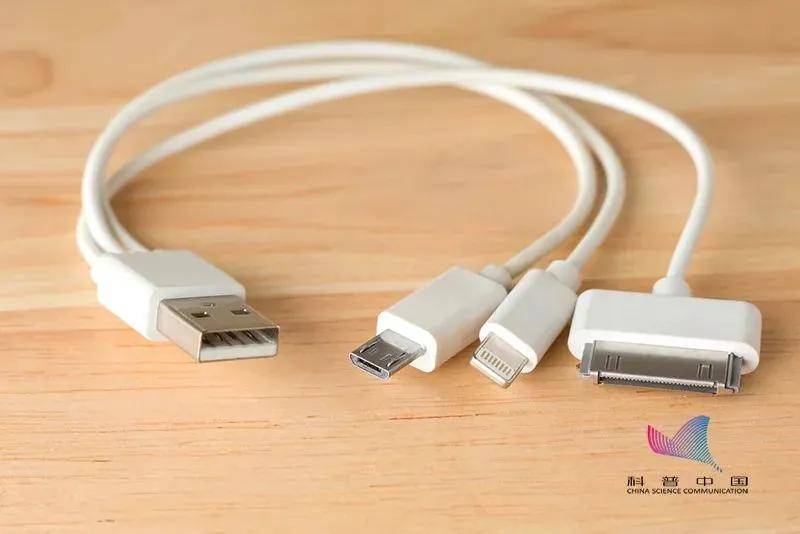 3分钟就可以烧光整个房间！这种充电数据线一定要换 →