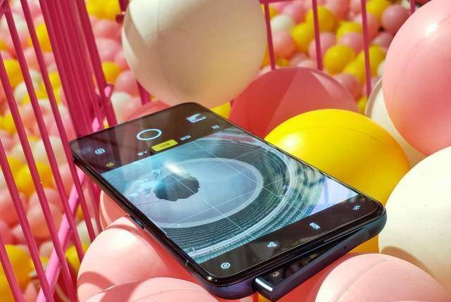 手机拍照性能排行榜_拍照效果好的手机推荐最强感光大尺寸手机排行(2)