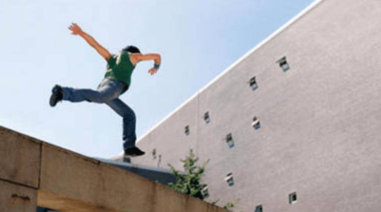 飞檐走壁的人 da7412df71574150b039a2e1d11fe2a2.jpeg