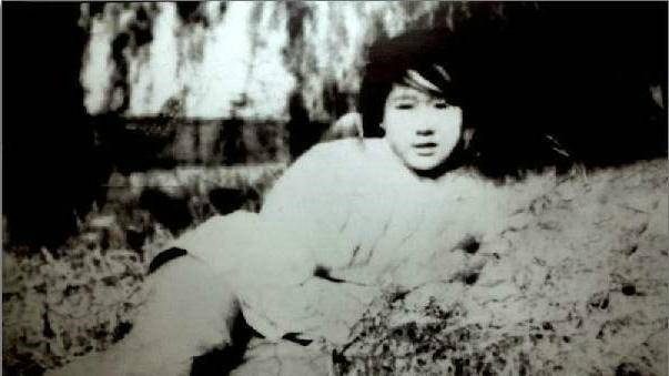 她瞒着父母参军，18 岁死在日军手中，留下唯一一张照片：看着想哭
