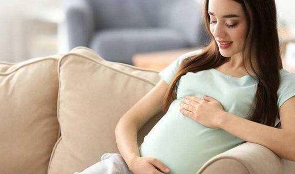 怀孕肚子一跳一跳的是什么情况 4909d03962c0467ba08f32a21a08c27d.jpeg