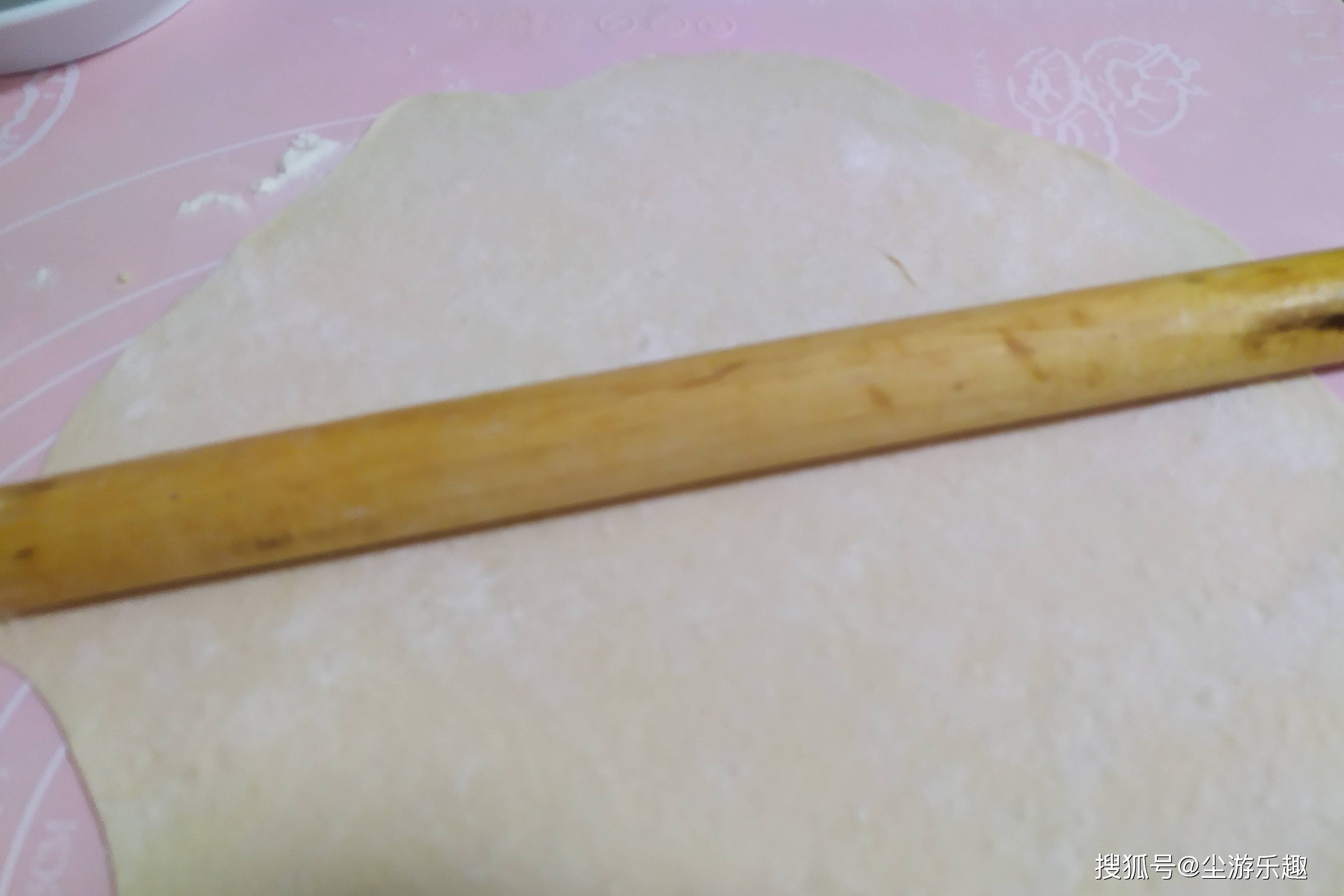 葱花|儿子开学最爱吃的早餐,葱香浓郁、外酥里嫩,比馒头香比包子简单