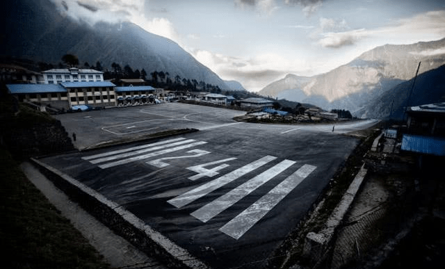 世界上最危险的机场，建于珠穆朗玛峰，曾发生空难却一票难订