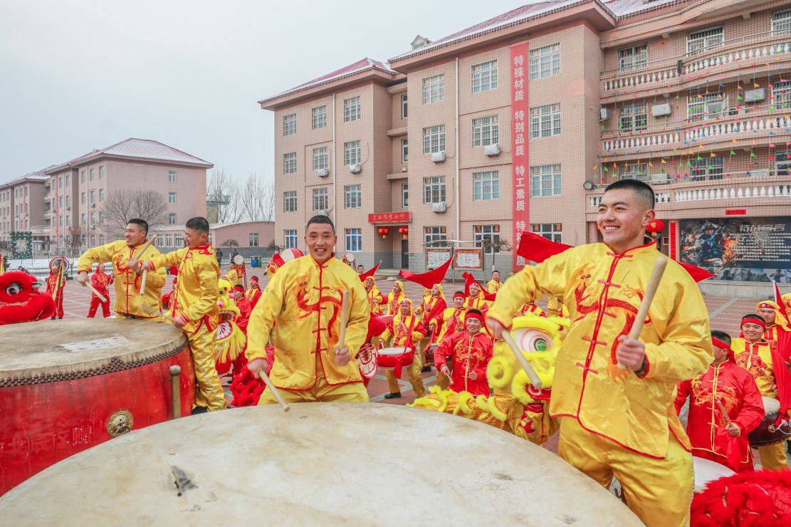 年味|激越鼓点扬豪情 步履铿锵贺新春