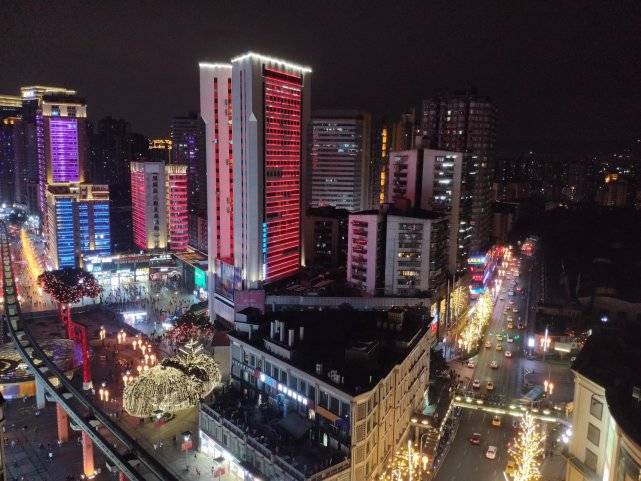 杨家坪步行街夜景图片