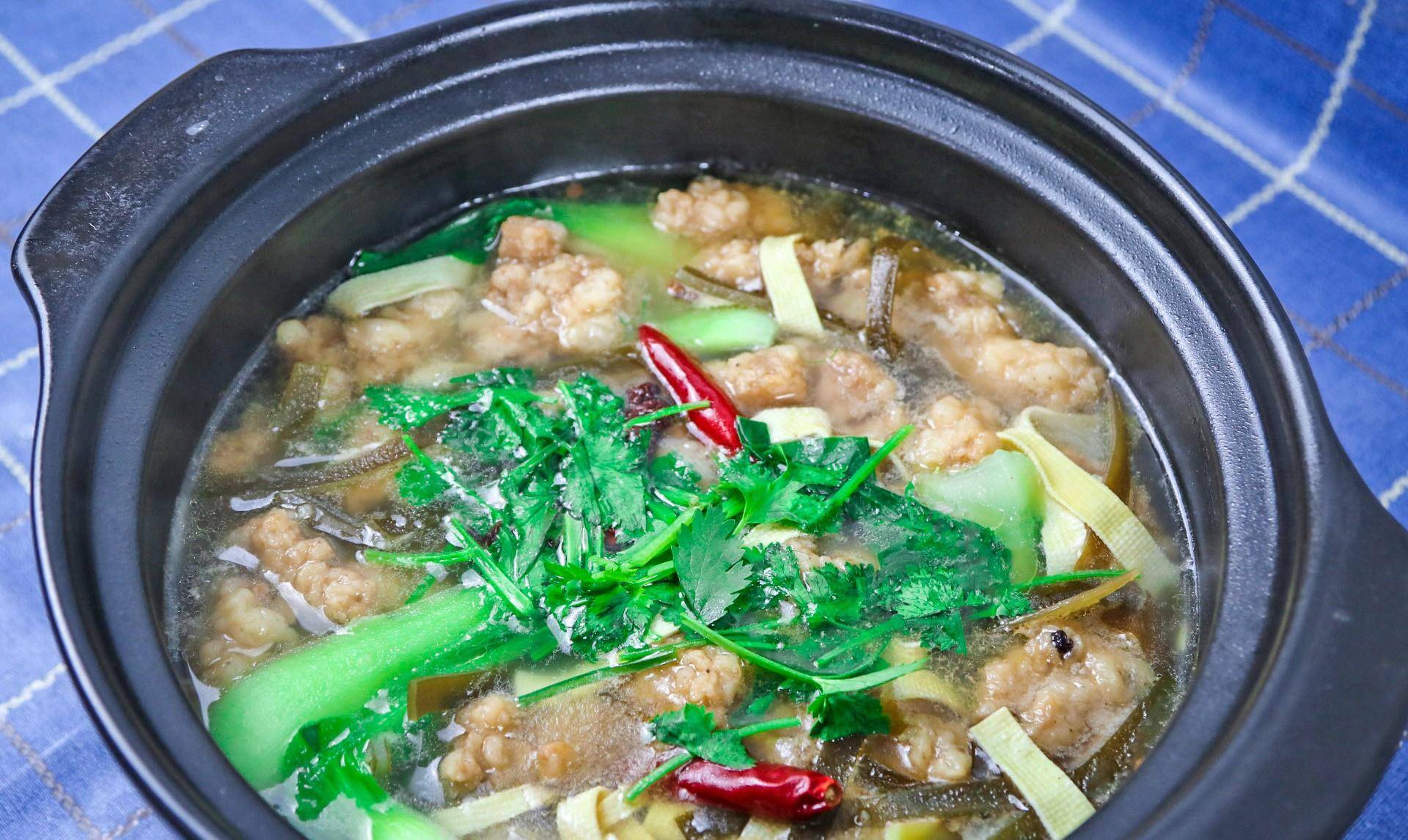 小酥肉汤的做法 f2f62df4843d4f0aacbd713514c8548b.jpeg