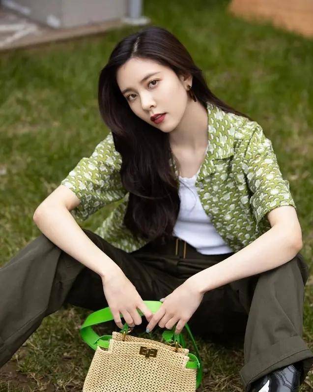 原创宋妍霏简直是被演艺耽误的穿搭博主私服时尚百变又飒又甜又美