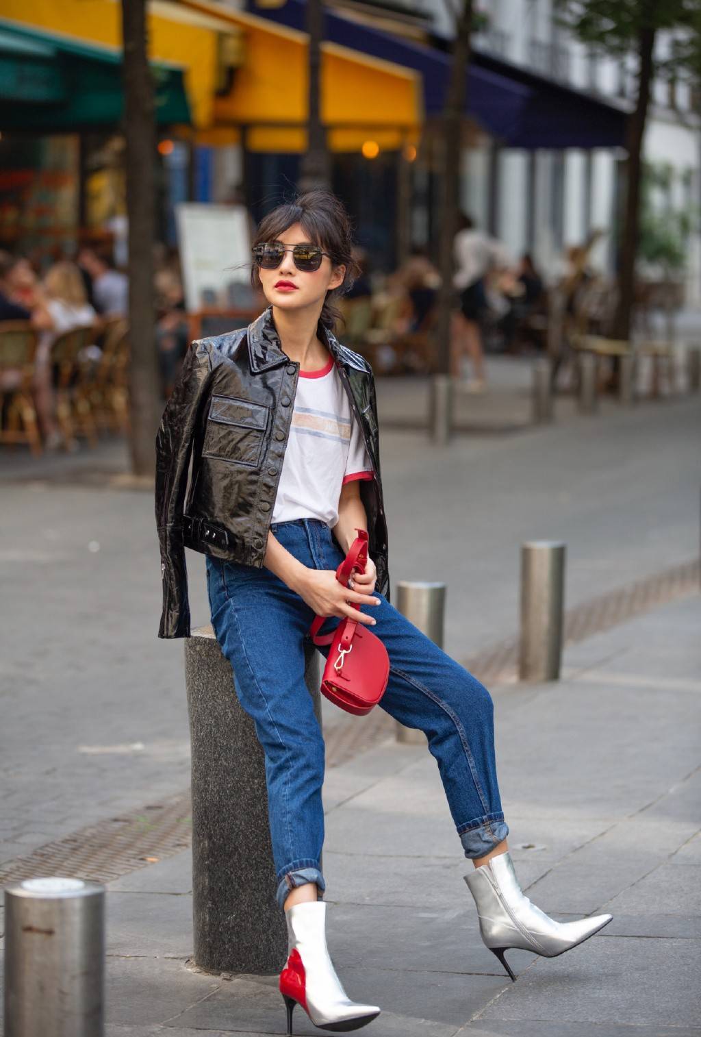 《幕后之王》演罗晋前女友,今西装阔腿裤,配帆布鞋也霸气十足_陈燃