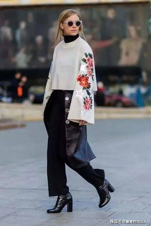 黑色 怪不得都不穿马丁靴了，今年流行这几双“低跟靴”，很适合小个子