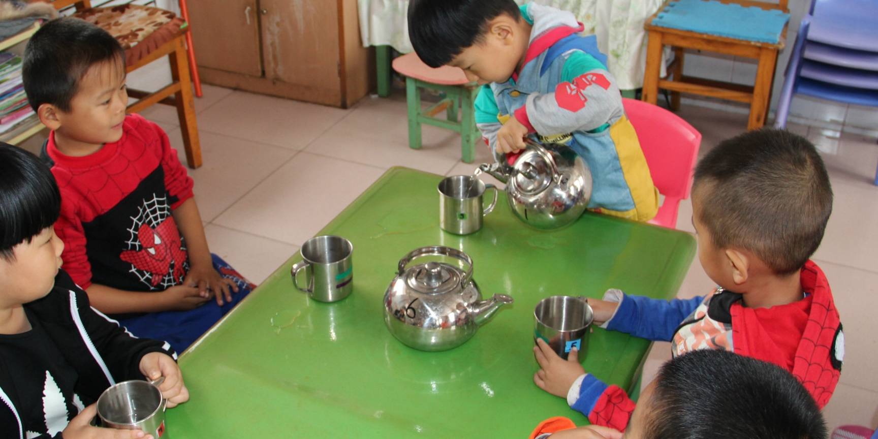 家长|孩子过生日，该不该往幼儿园送蛋糕？蛋糕店老板说出家长心里话