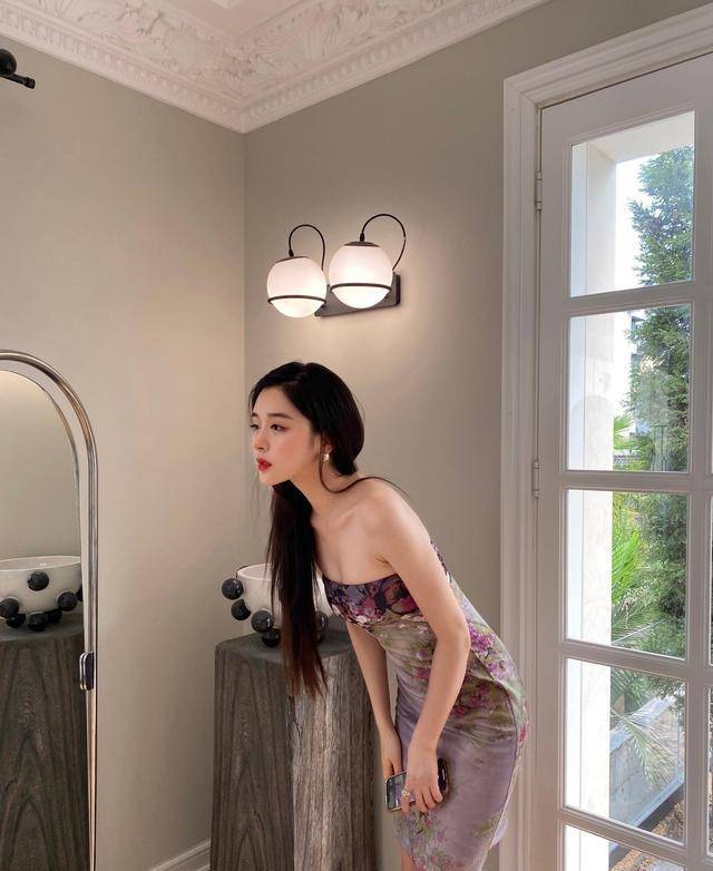 黄晓明官宣离婚的背后被爆正追求美女网红周子然