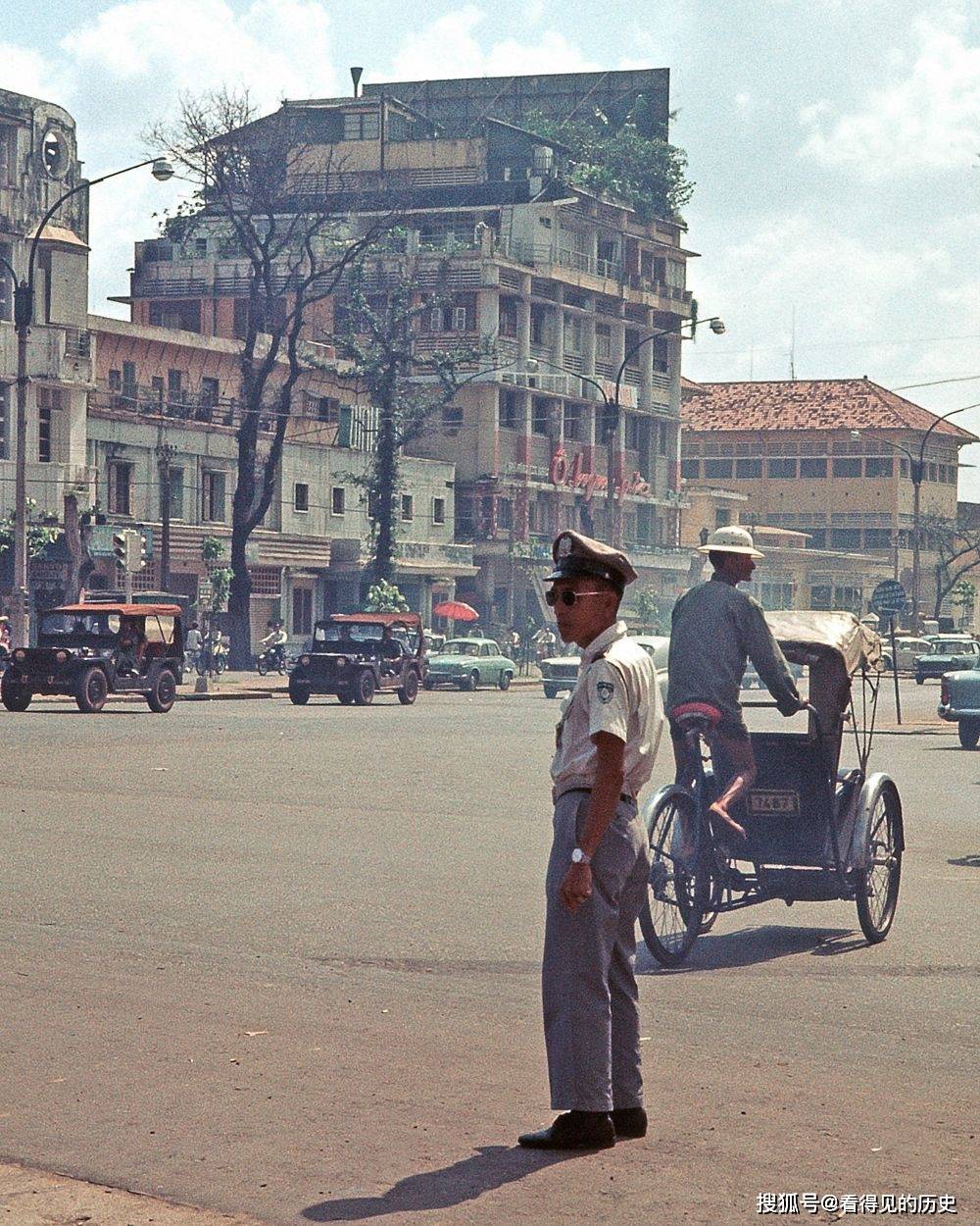 原创老照片60年代的越南城市西贡正处于战争的阴影之下
