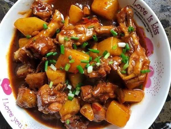 土豆茄子怎么做简单又好吃不腻 8d9fd9028e1242abb6861736b828cae8.jpeg