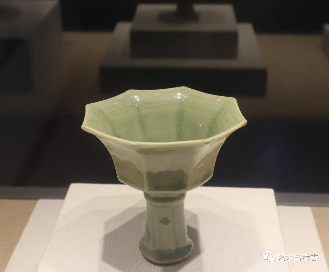 中国骨董 青磁 龍泉窯 高足杯 青磁銹斑高足盃（飛青磁） 龍泉