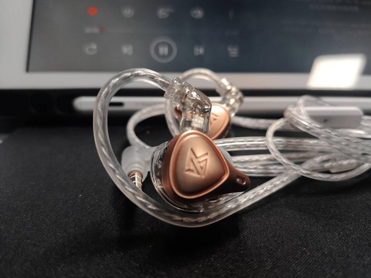 高性价比hifi耳机最强黑马-kz-zexpro静电耳机(联名款)体验评测_产品