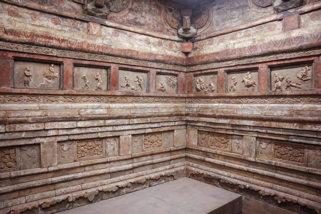 郝匠金墓(m1)为前后双室砖券墓,墓室由墓门,前室,甬道,后室四部分组成