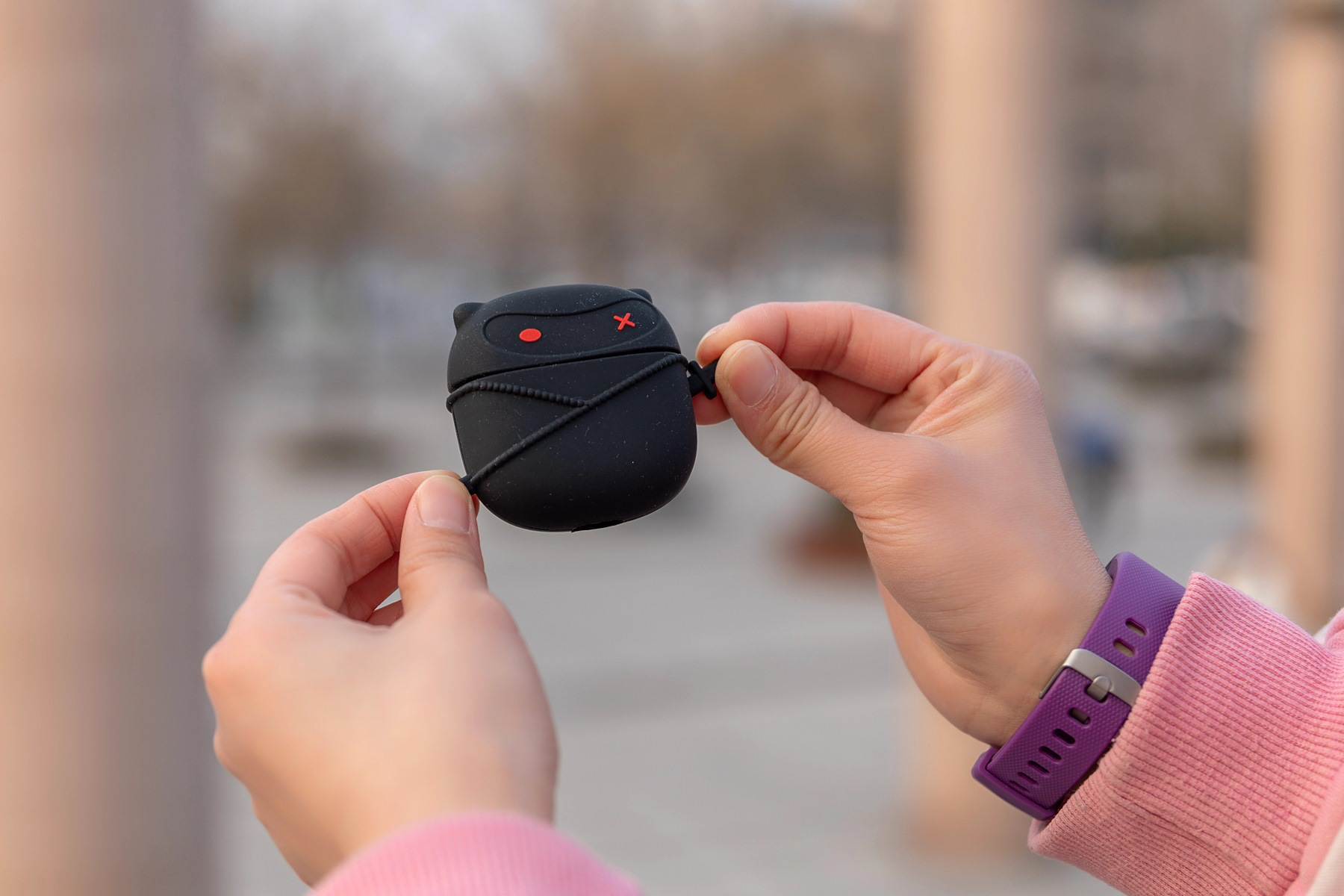 T2粉色无线耳机,黑色忍者极具童趣,哪怕休假在家也必不离身