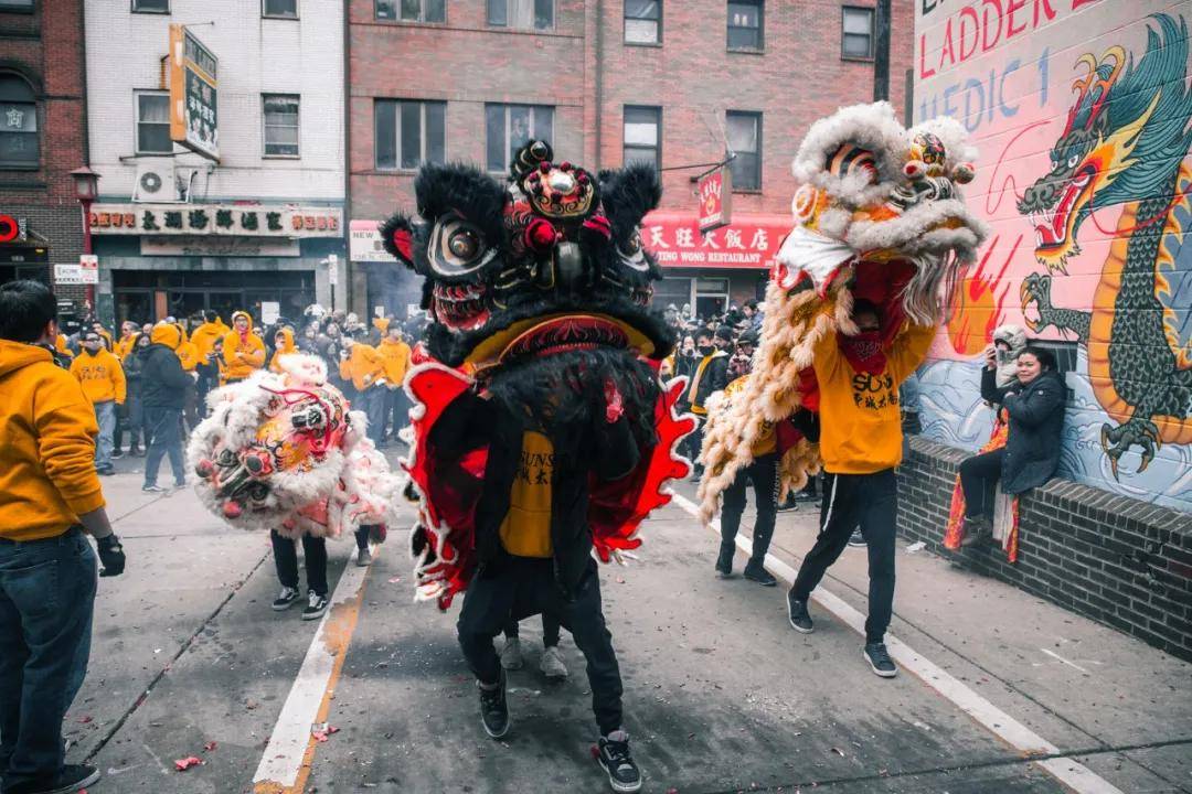 的舞狮团,计划在2022年2月5日和2月6日,于费城铁路公园和唐人街游行中