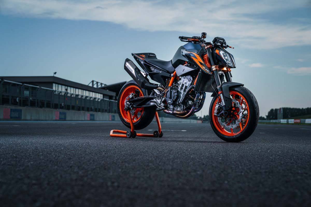 橙色手术刀！2022 KTM 890 DUKE R新配色亮相_搜狐汽车_搜狐网