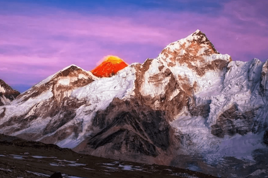 珠穆朗玛峰一半在我国，另一半在尼泊尔，那么归属权到底是谁呢？