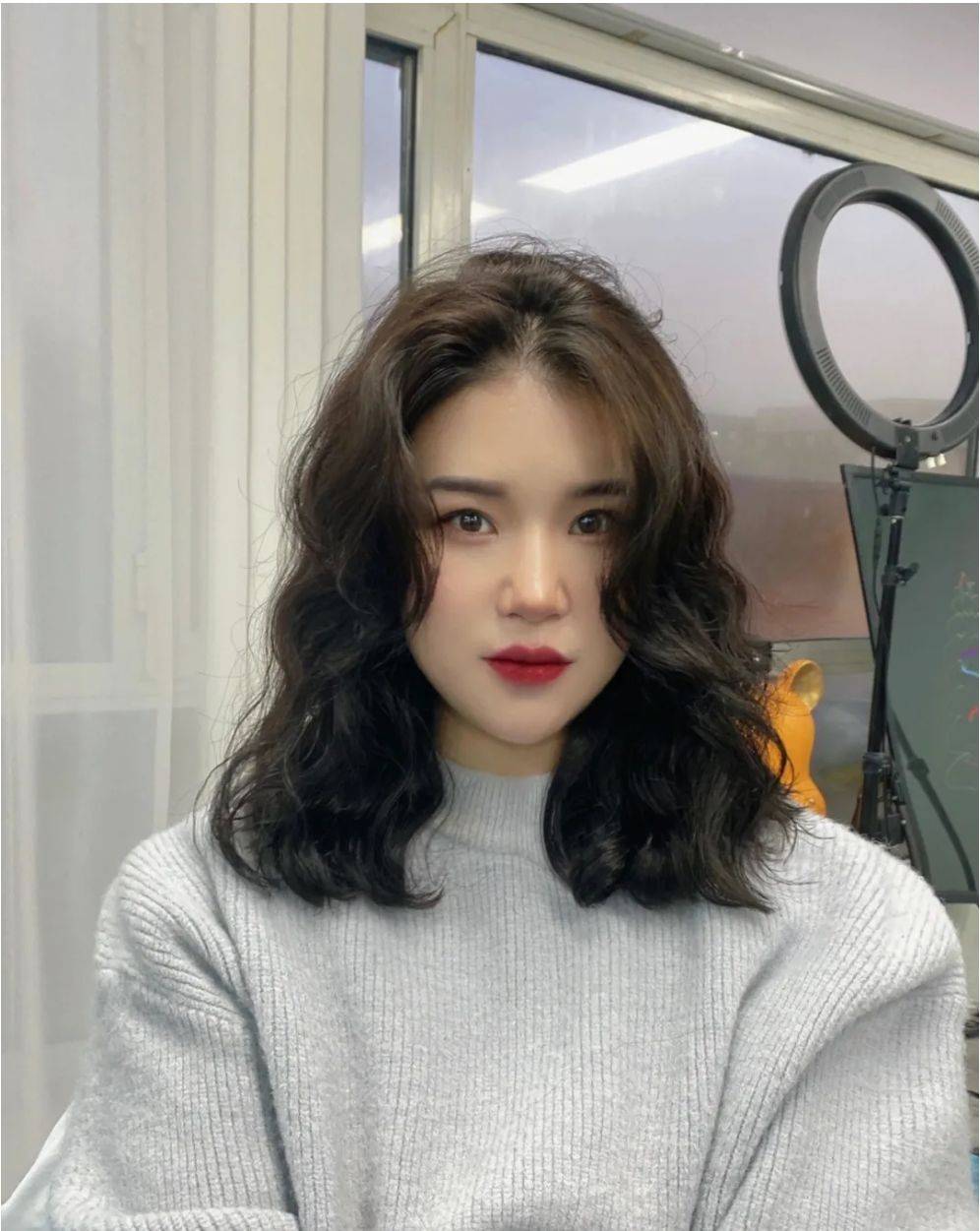 发型2月发型怎么做？选来选去我看好这14款，还是烫发最时尚