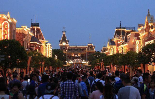 香港迪士尼或将成为第一家倒闭的迪士尼乐园