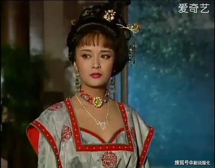 传统 服装师集体阵亡！古装剧除了交领长袍，就没别的款了？