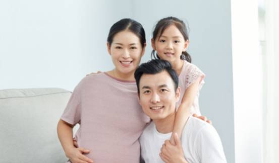 全家|二胎之间最佳“年龄差”是几岁？俩娃不争宠不拖累，全家都满意