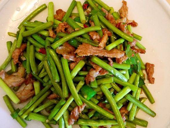 炒肉丝怎么炒好吃又脆 7db33598d408409daa92145669e9c226.jpeg