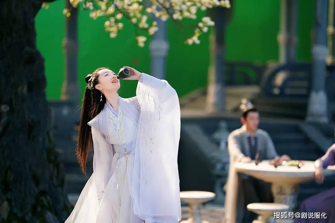 传统 服装师集体阵亡！古装剧除了交领长袍，就没别的款了？