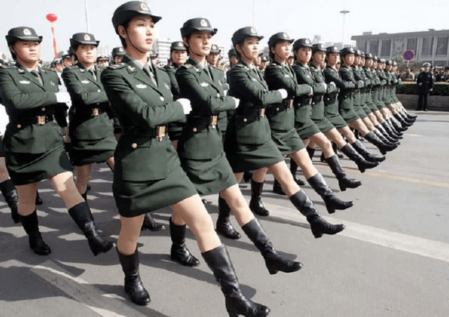 大学怎么当女兵 62c790d5846941e8bd55220488ced85e.png
