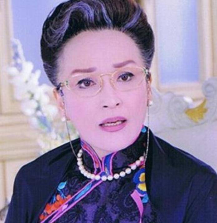 太后专业户陈莎莉:2婚2离,73岁至今单身,儿子拍过《小时代》_剧中
