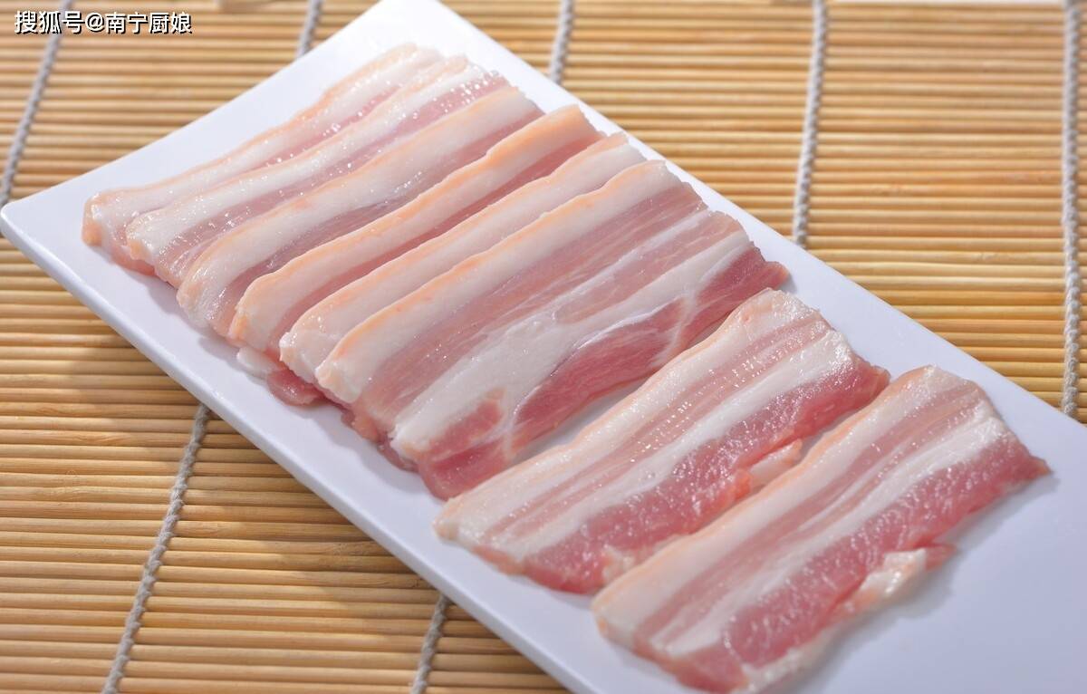 肥瘦|吃了30年豬肉，才知道五花肉還分“上下”，口感和肉質(zhì)差別這么大