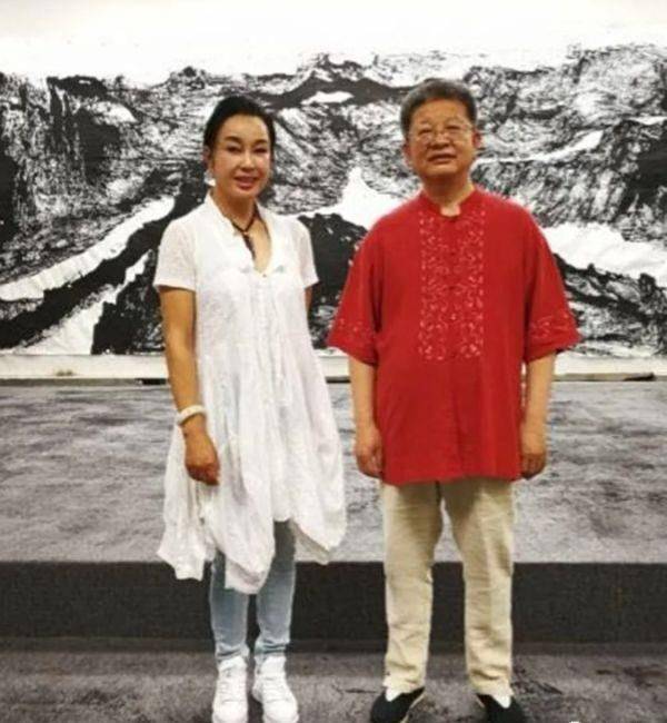 90后小夫妻当上“草莓庄主”快乐打拼带动村民增收20