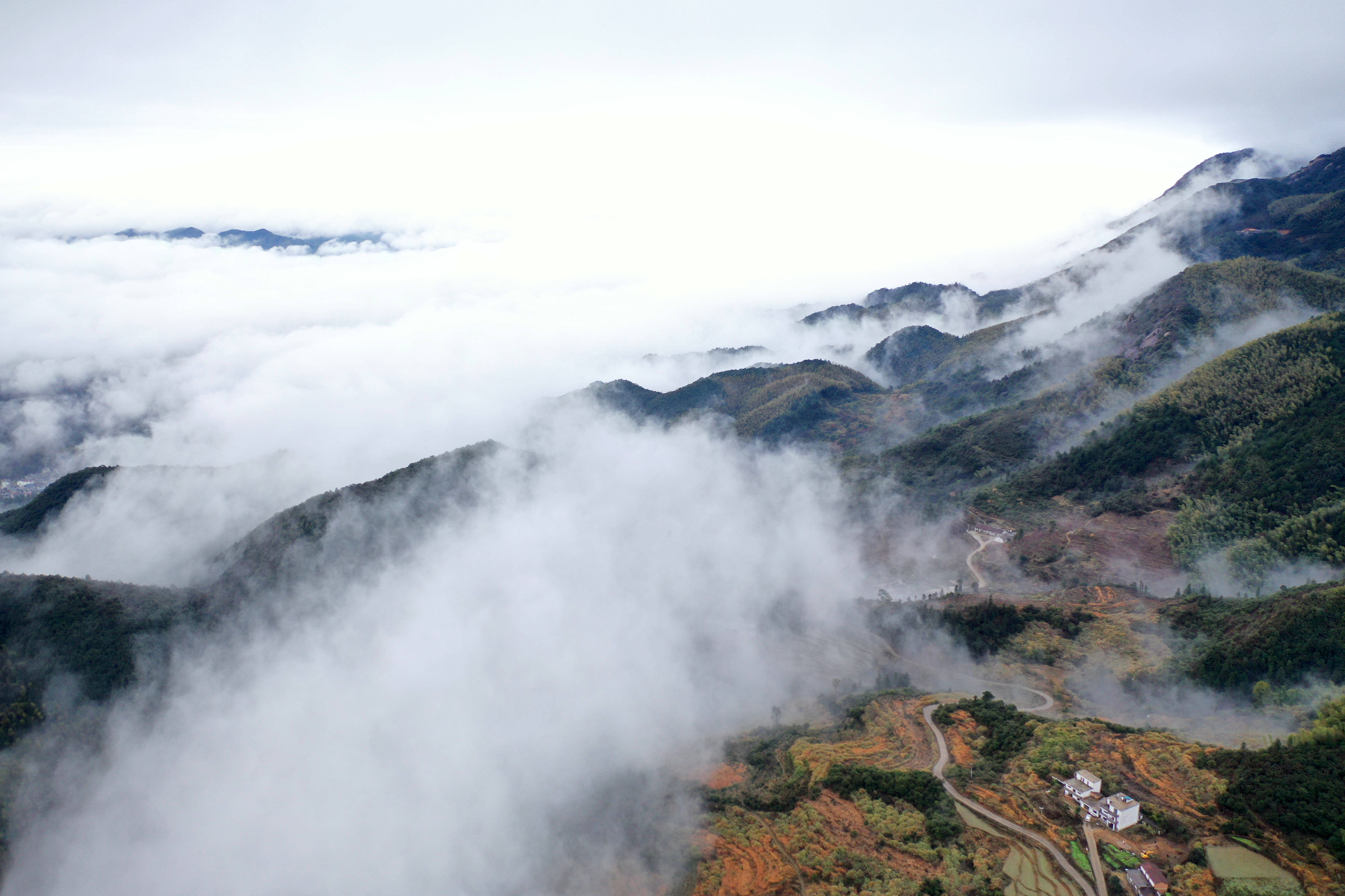 江西上饶雾绕灵山唯美仙境