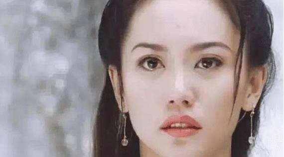 美人被网友集体大喊美过高圆圆，退出多年还能在49岁美出圈！
