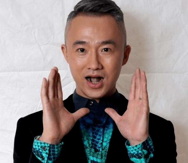 艺人的个人德行会影响很多人,品德高尚是至关重要的.