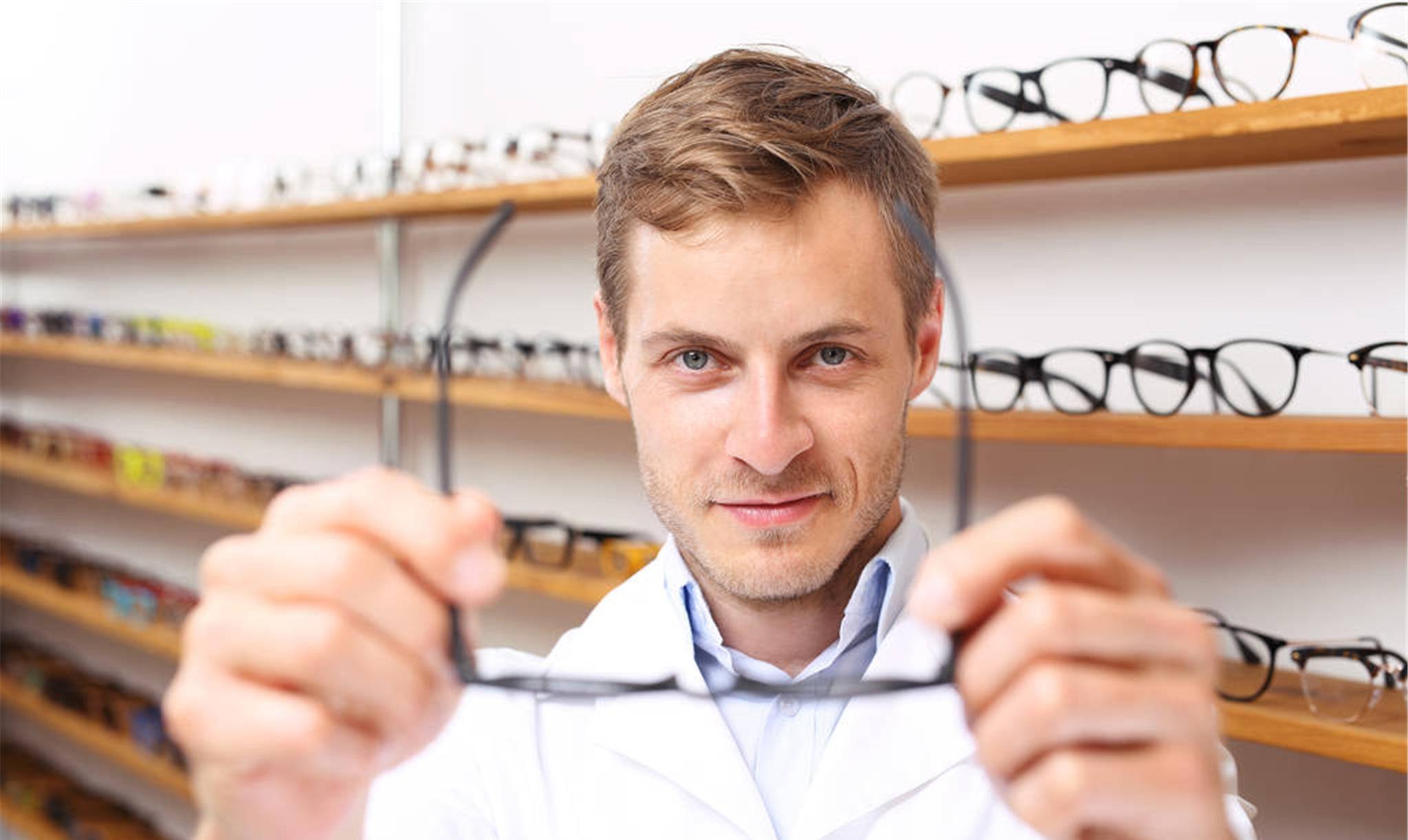 激光近视手术后又近视了怎么办 19b45ba1e3424e739cd85c7fc45d8ad5.jpeg