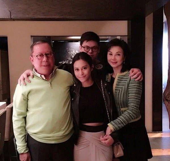 谢玲玲王祖贤离婚原因 da99ca22a8a84108ba993b72616c7a9e.jpeg