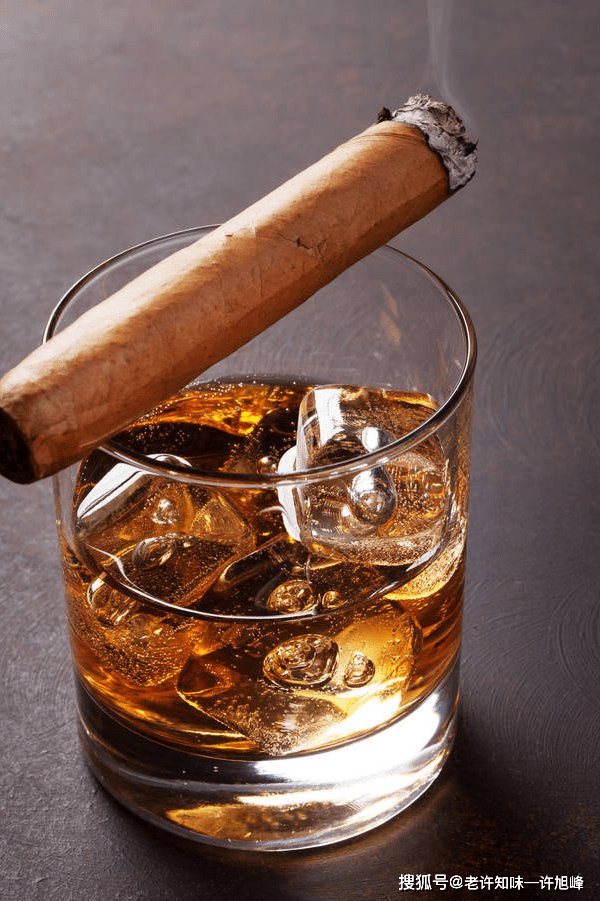 天造之合芽威士忌与雪茄的完搭