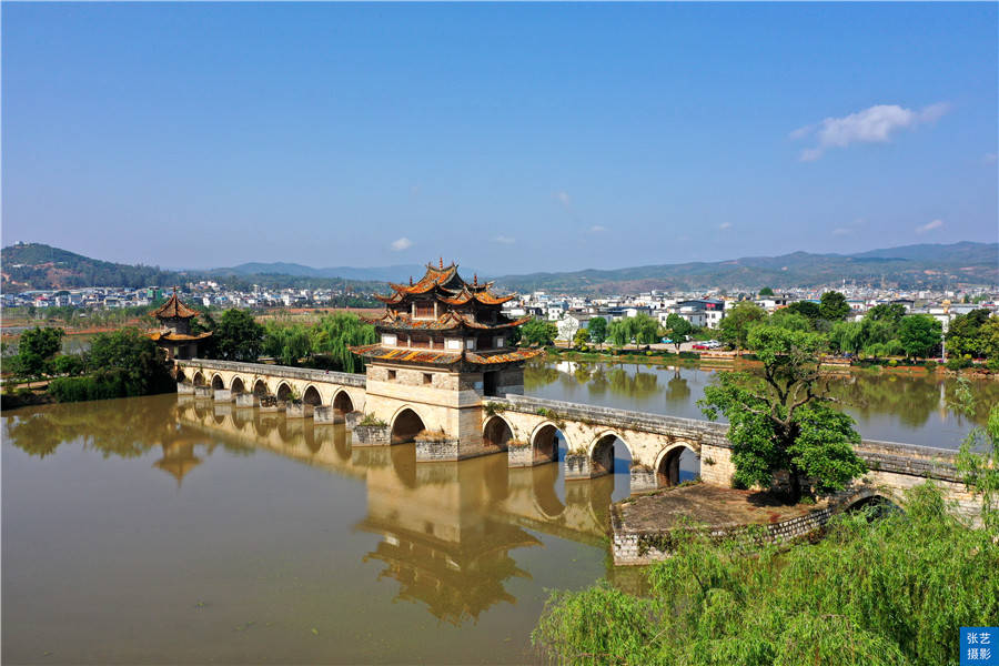 黄瓦|中国仅存两座十七孔古桥：一座在颐和园，这座在建水，免门票参观