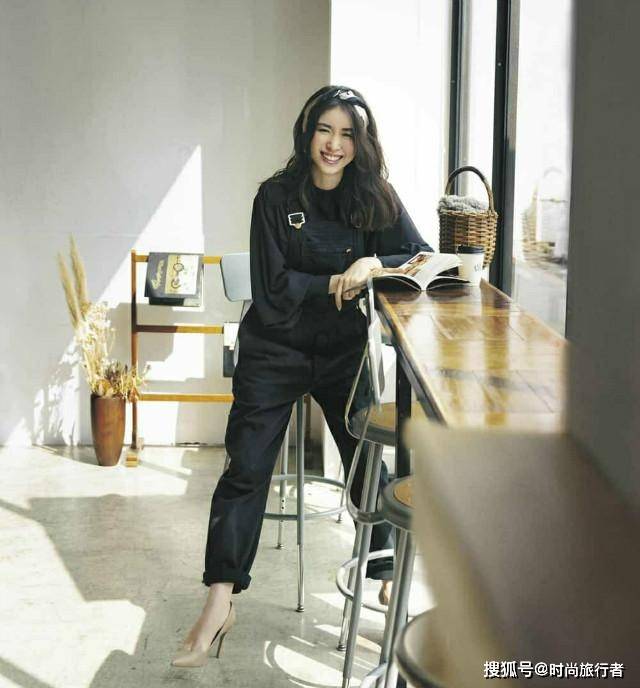 模板 中年女人走简约风才气质,半裙、阔腿裤的搭配模板,找日杂准没错