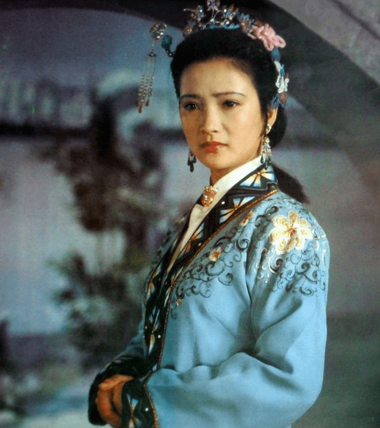 一旦进入角色,也很难走出来,于是,许亚军与何晴就在这部《风荷怨》中