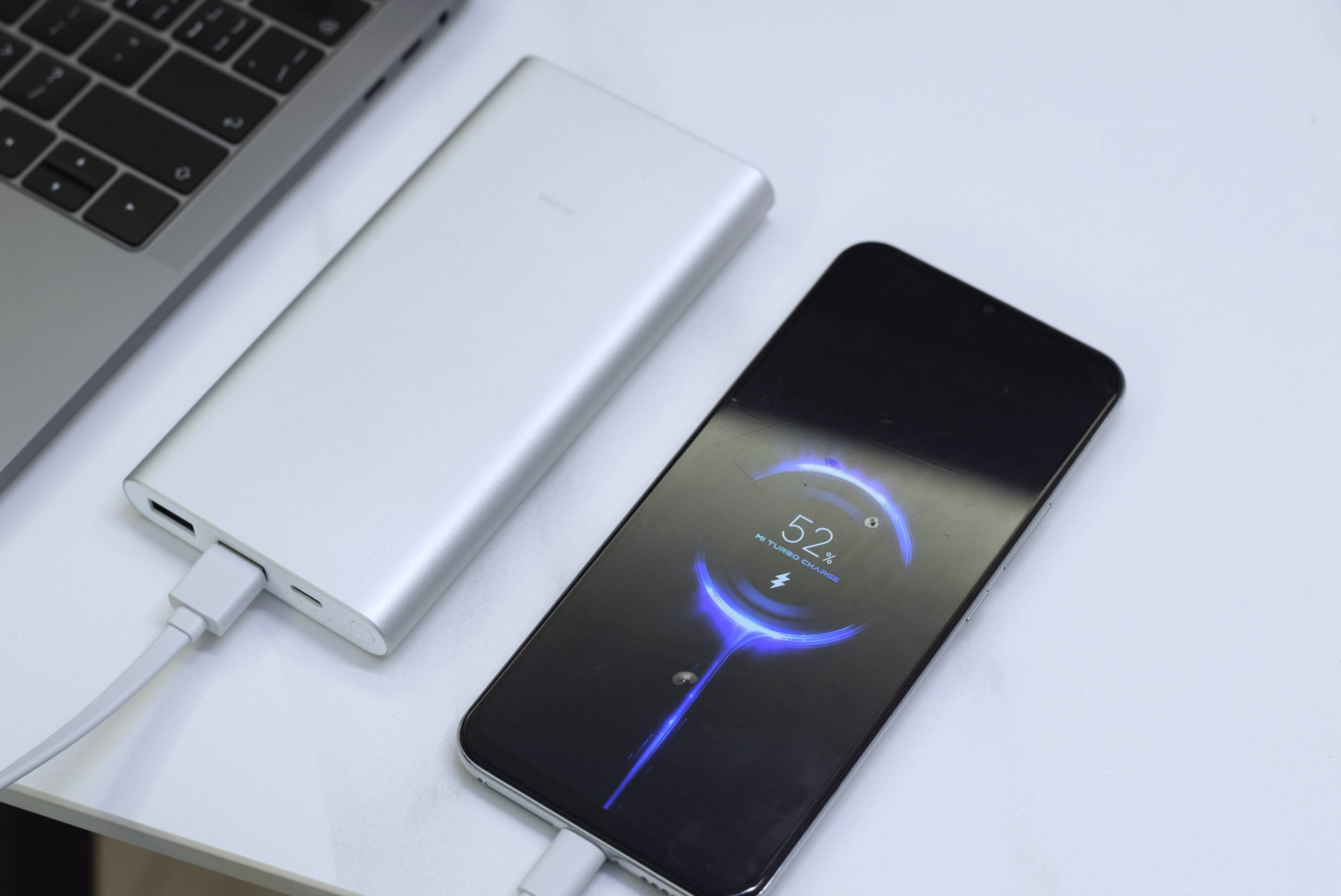 不仅是充电快,在收纳方面小米充电宝10000mah 22.