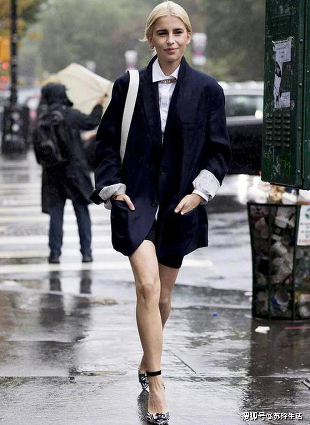 小个子 西装不兴搭长裤了，今年秋天流行“长配短”，小个子穿显瘦又时髦