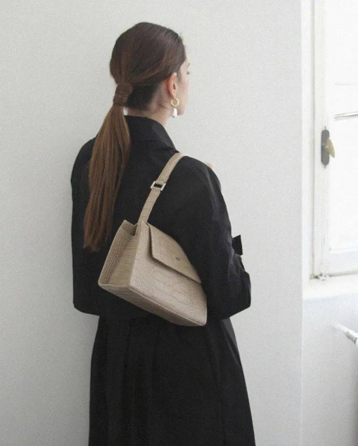 大嫂 下周穿什么 | 大嫂实力演绎，露腿的冬季穿搭都是耍流氓