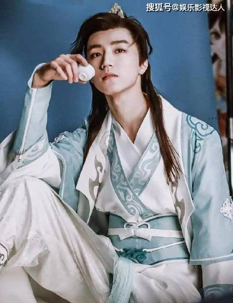 眼睛浅谈三小只：王俊凯俊美，王源俊俏，易烊千玺俊朗，你们更喜欢谁