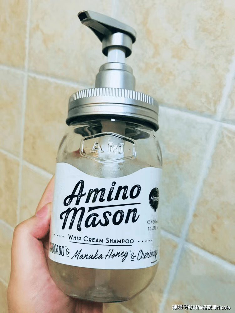 Nicole建议女人:洗头时牢记“4不要”,头发蓬松柔顺,很舒服